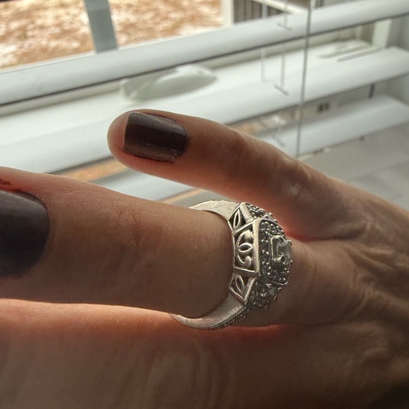 Elegant white gold Ring three 3 done diamond ring size 7 - Picture 4 of 5